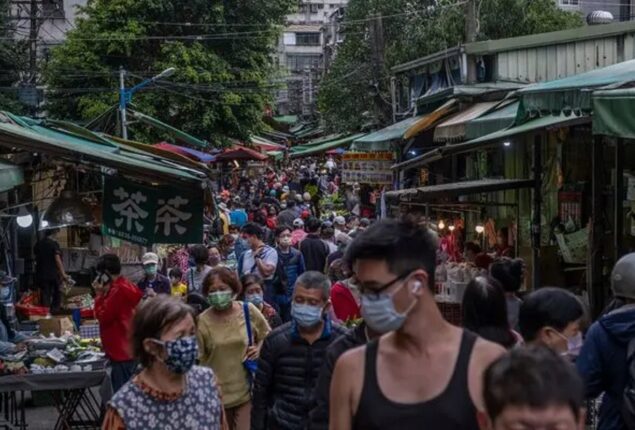 People are tired of China’s persistent emphasis on “zero-COVID”