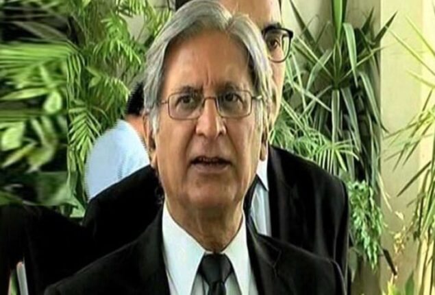 Aitzaz Ahsan rebuts claims of leaving PPP, joining PTI