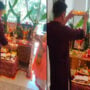 Akshay Kumar performs aarti during puja at office