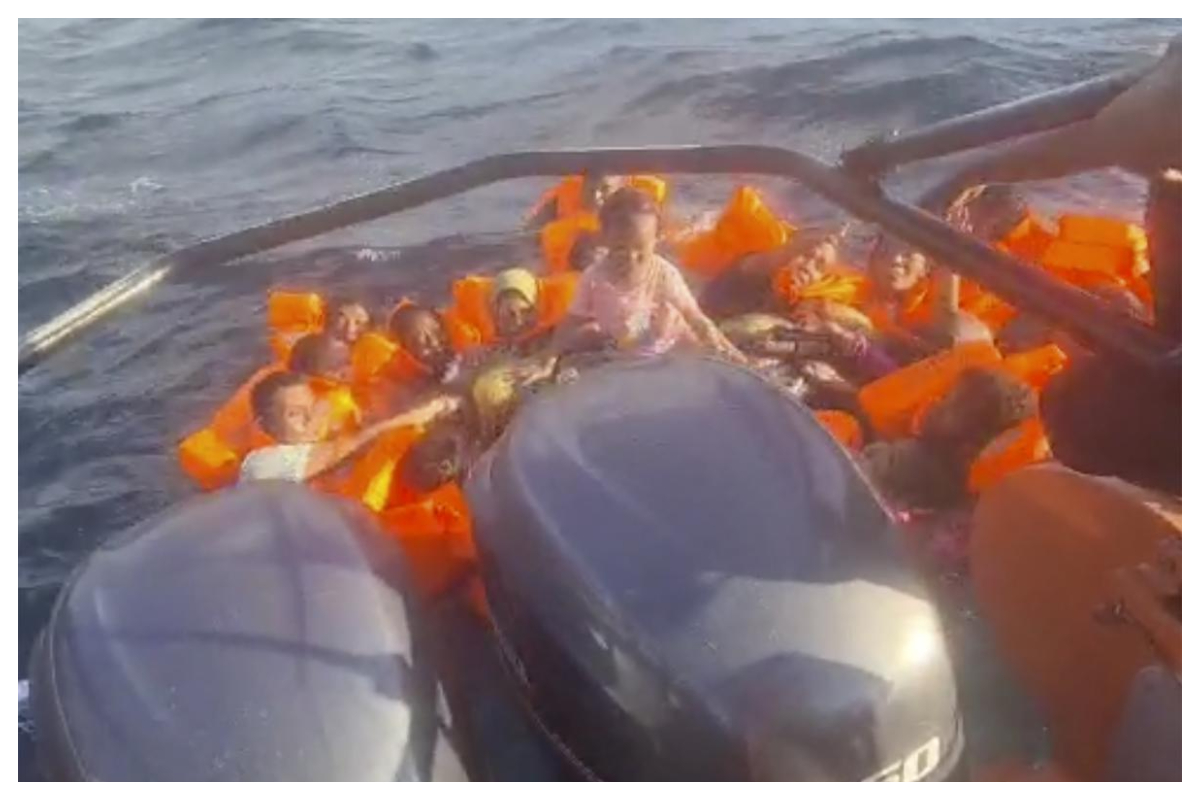 passenger Indonesian boat catches