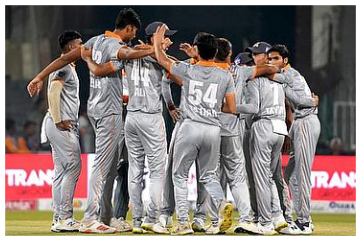 Royals dominate Sharks