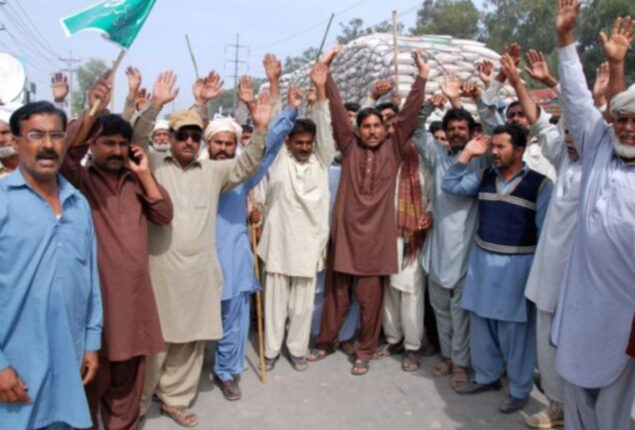 Deadlock continues as talks between government & farmers produce no results
