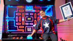 World’s largest arcade machine plays Tetris