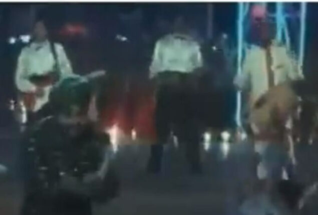 Fireworks in Delhi Metro? DMRC Answers With “Daler Mehndi”