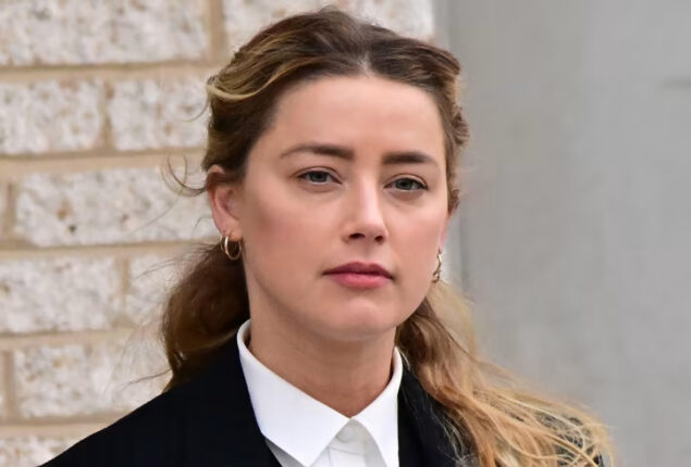  Amber Heard face financial difficulties after not paying trial fees to lawyers