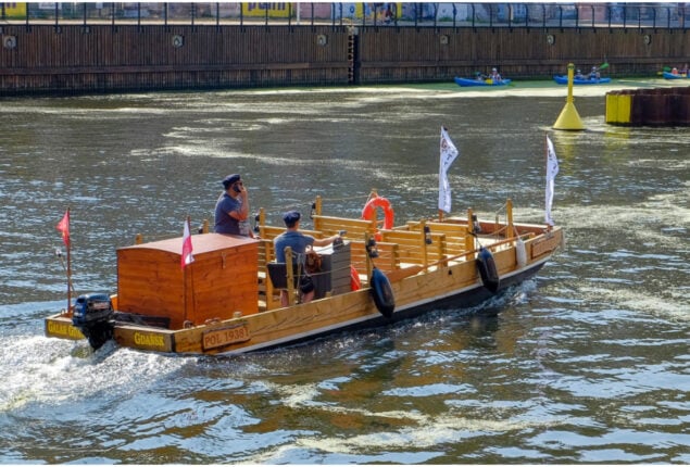 Three died in Poland as tourist boat sank in Motlawa river