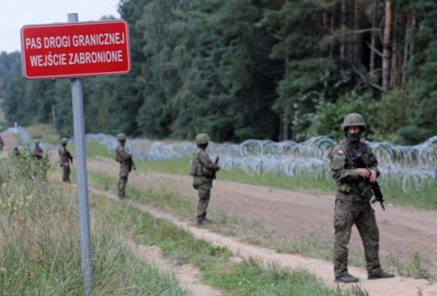 Poland urges its citizens to leave Belarus