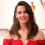 Jennifer Garner displayed her enduring beauty during her recent outing