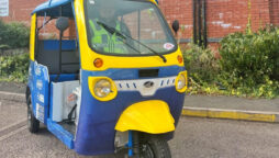 UK police to patrol using auto-rickshaws, Twitter amused