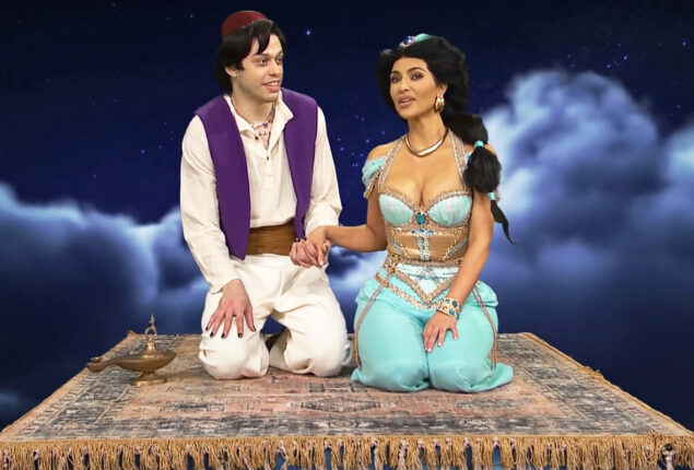 Pete Davidson delivered Kim flowers from “Aladdin” before the debut of “Kardashians