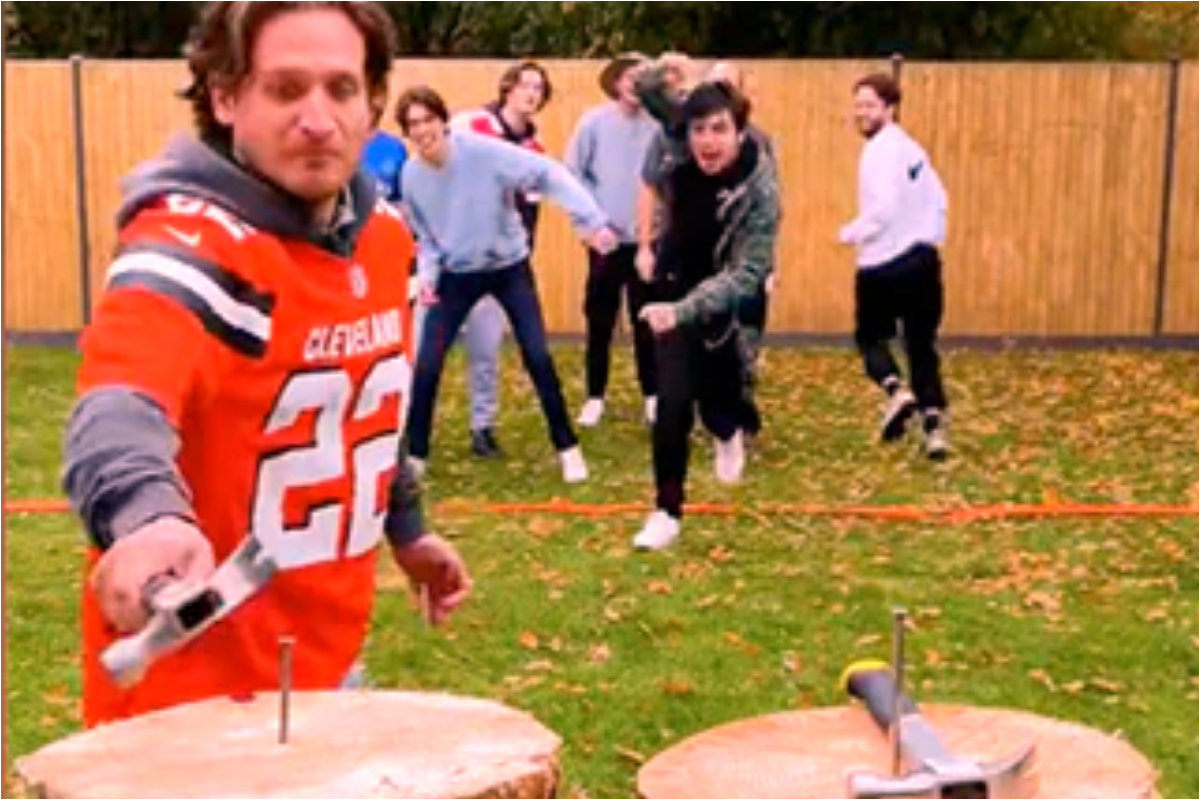 guys nail their wooden stumps
