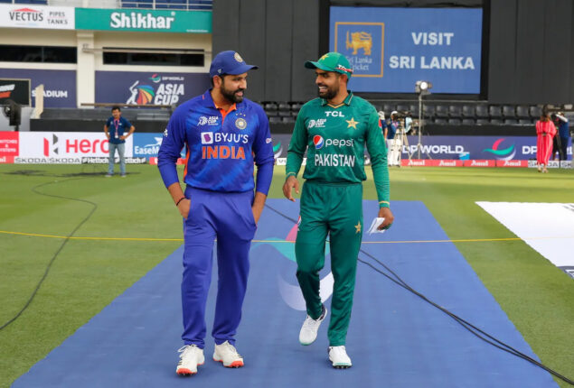 India wins toss, fields first in high-octane match against Pakistan