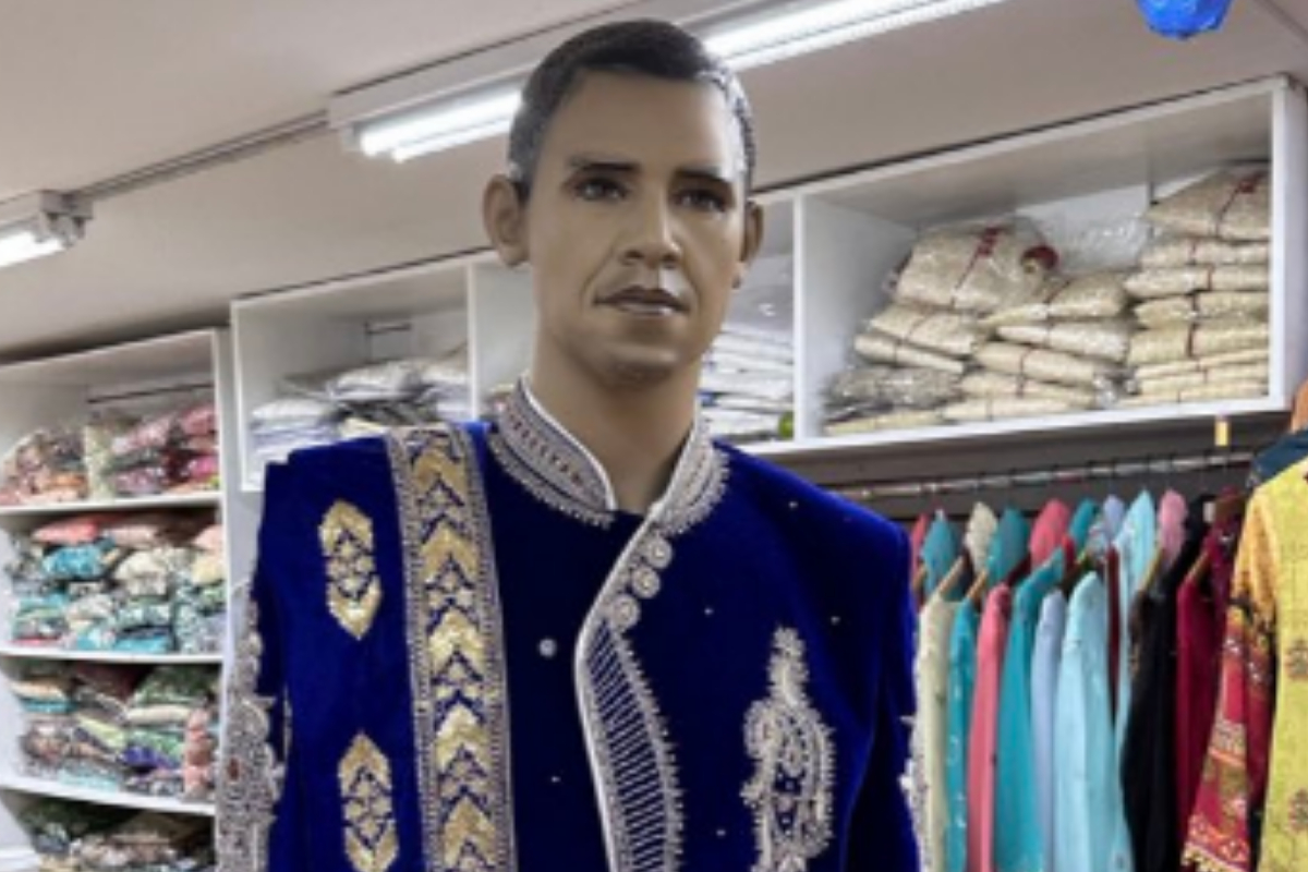 mannequin resembles Obama