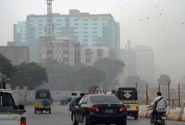 PMD predicts dry weather in Karachi for next 24-hours