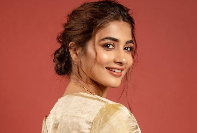 Pooja Hegde shares her injured foot photo