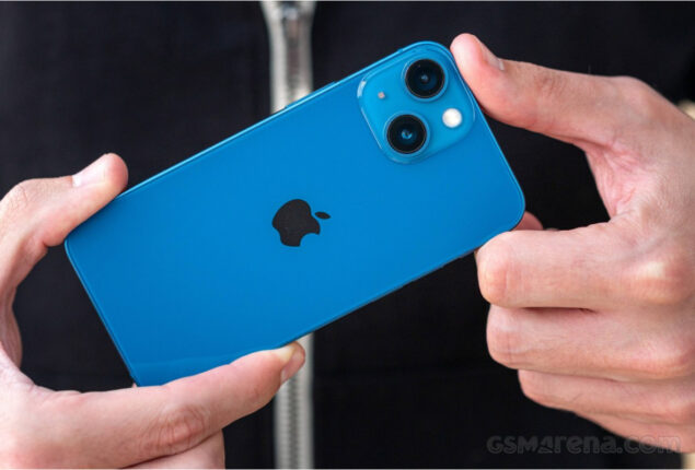 Apple iPhone 13 Mini price in Pakistan with OLED Capacitive Touchscreen display