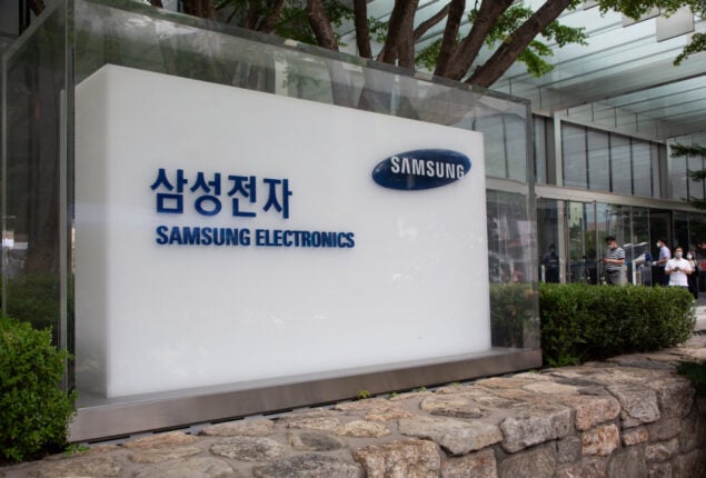 Samsung Electronics may face 25% decline in profits