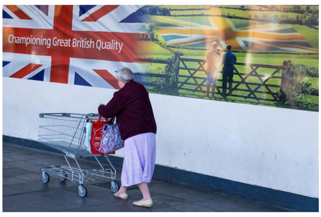 Pound falls as Rishi Sunak prepares to tackle UK’s massive economic issues