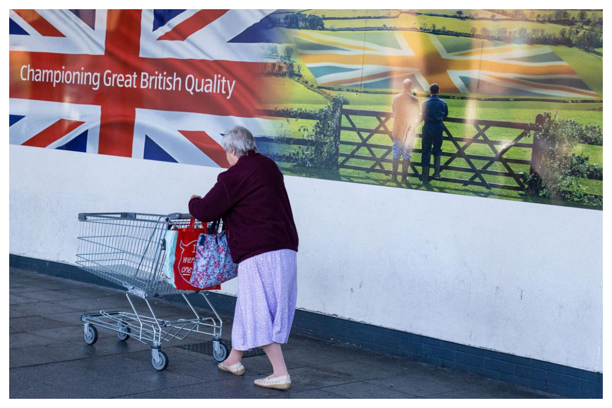 Pound falls as Rishi Sunak prepares to tackle UK's massive economic issues