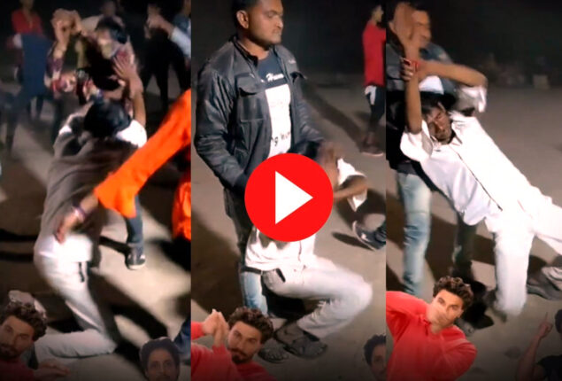 Naagin dancer in Baarat