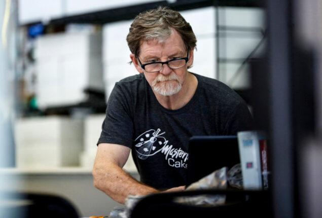 Colorado baker challenges gender transition cake ruling
