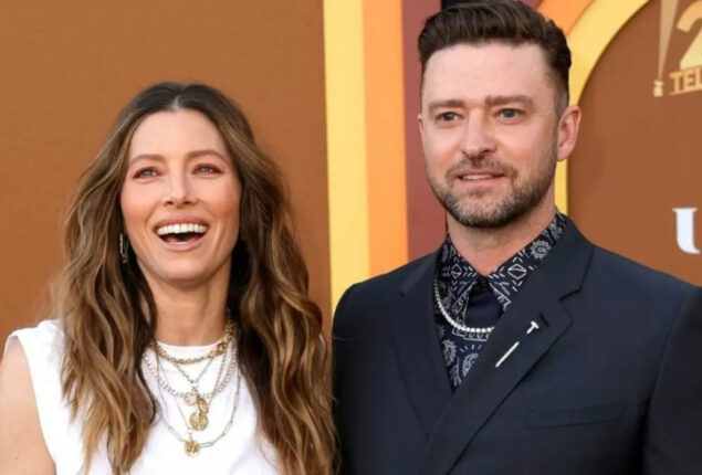 Jessica Biel & Justin Timberlake celebrates their 10th anniversary