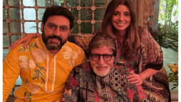 Amitabh Bachchan looks regal in ethnic wear