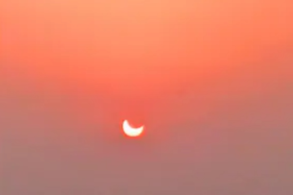 Partial solar eclipse photos and videos dominate Twitter