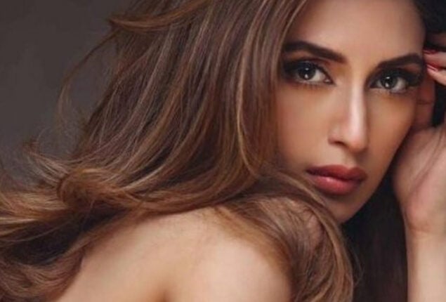 Iman Ali criticised for wearing revealing dress