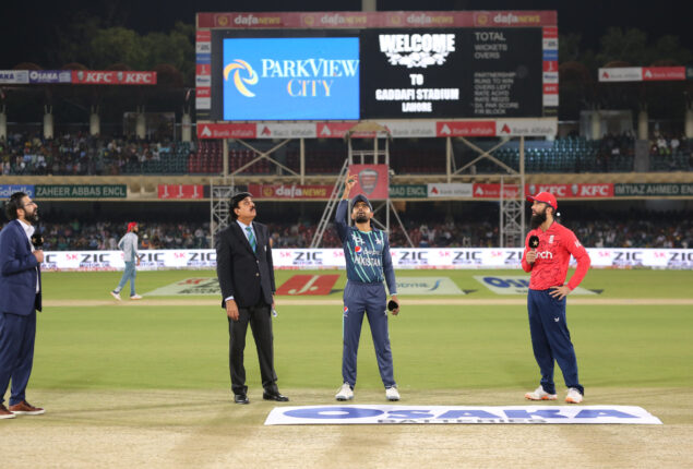 PAK vs ENG: Pakistan won the toss and elected to bowl first