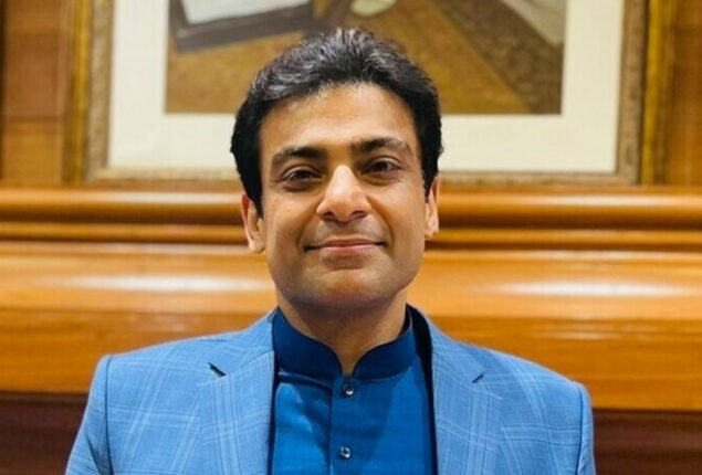 Hamza Shehbaz to return on Jan 5 amid political crisis