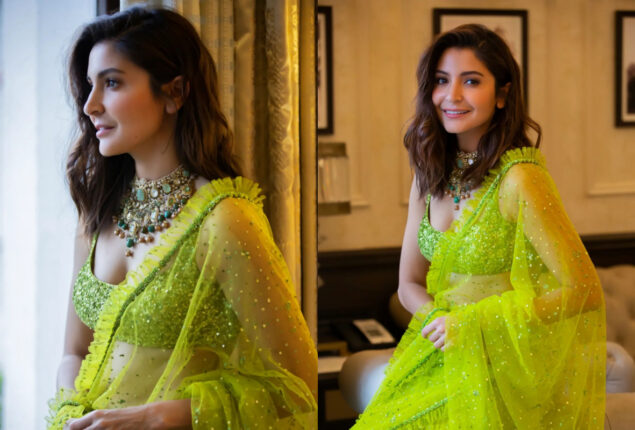 Anushka Sharma flaunts in green saree on Diwali, see pics