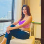 Aroosa Khan treats fans with her alluring pictures in crop top