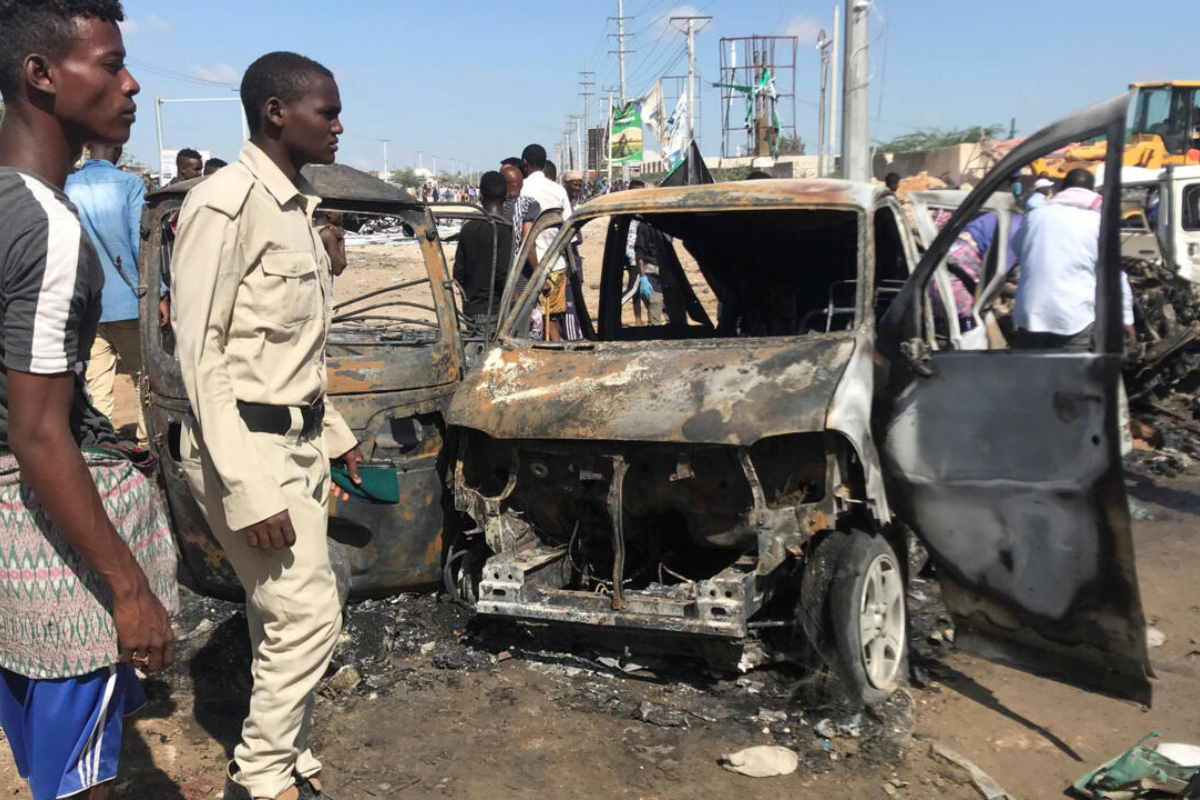 Car explosive strikes the Somalian ministry of education