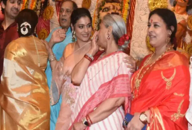 Kajol makes Jaya Bachchan take off mask and smile for camera