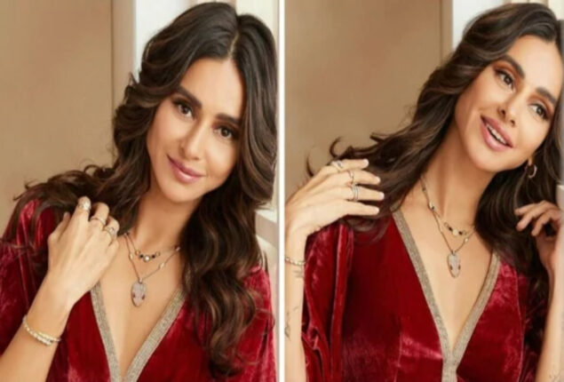 Shibani Dandekar celebrates first Karwa Chauth after marriage