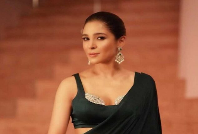 Ayesha Omar won hearts with her sportsmanship during Pakistan-India game