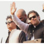 Imran Khan returns to Lahore from long march as second day ends