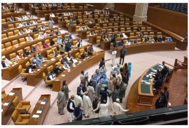 Political temperature on rise in Punjab: Speaker & Governor lock horns