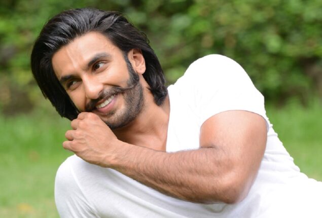 Shaquille O’Neal and Ranveer Singh dance on “Khalibali”: Watch