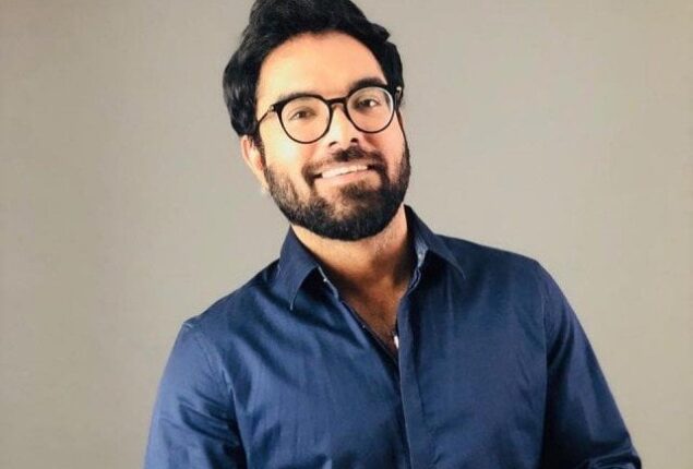 Yasir Hussain alerts his followers of “exciting news”