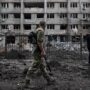 Putin nears losing port city Kherson as Ukraine fights back