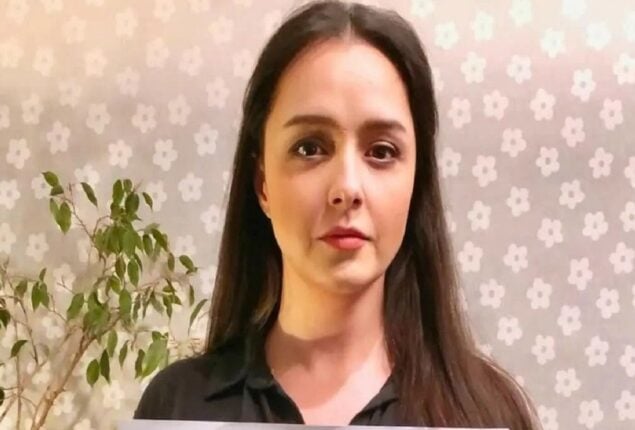 Iranian actress without headscarf