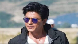 Shah Rukh Khan celebrates 57th birthday with fans, see pic