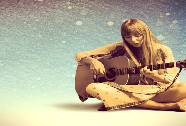 Joni Mitchell admits her 1970s songs offended male musicians