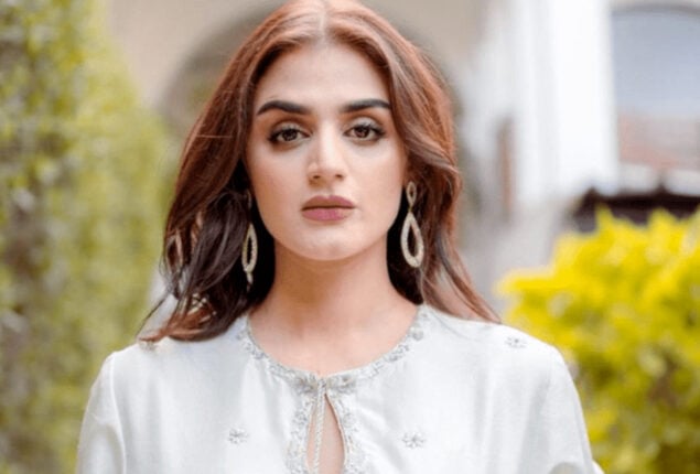 Netizens confuse by recent video of Hira Mani