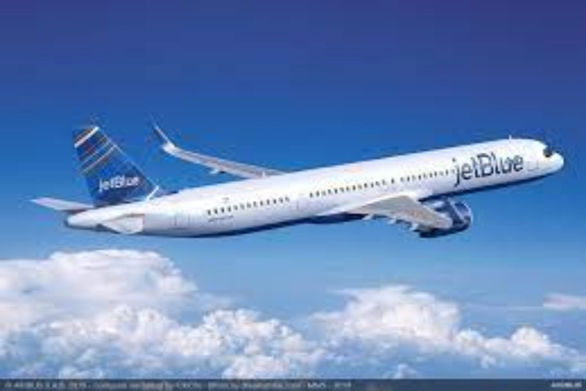 JetBlue aims to fly to Paris next summer