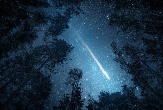 Norway’s night sky is illuminated by an incredibly bright meteor