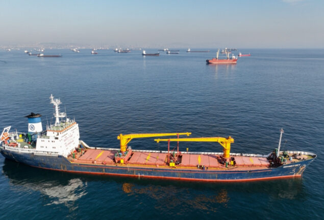 Turkey moves vessels to save Ukraine grain deal