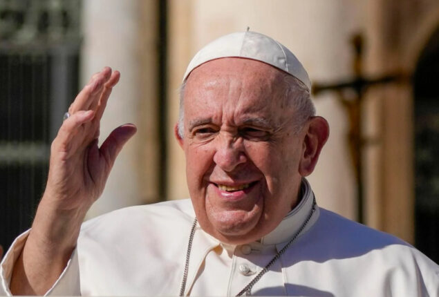 Pope Francis promotes Christian-Muslim interaction in Bahrain